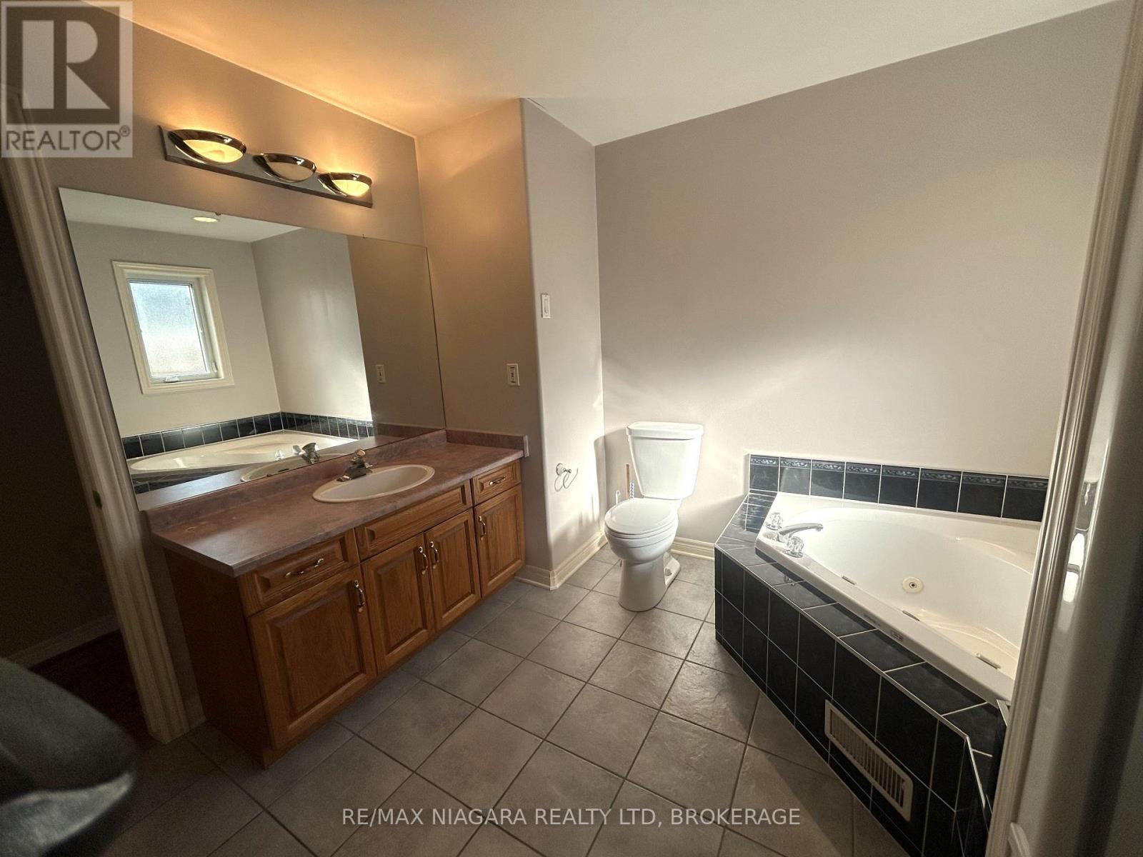 Unit # Main Floor - 11 Ursula Avenue, St. Catharines, Ontario  L2T 1S9 - Photo 13 - X13716870