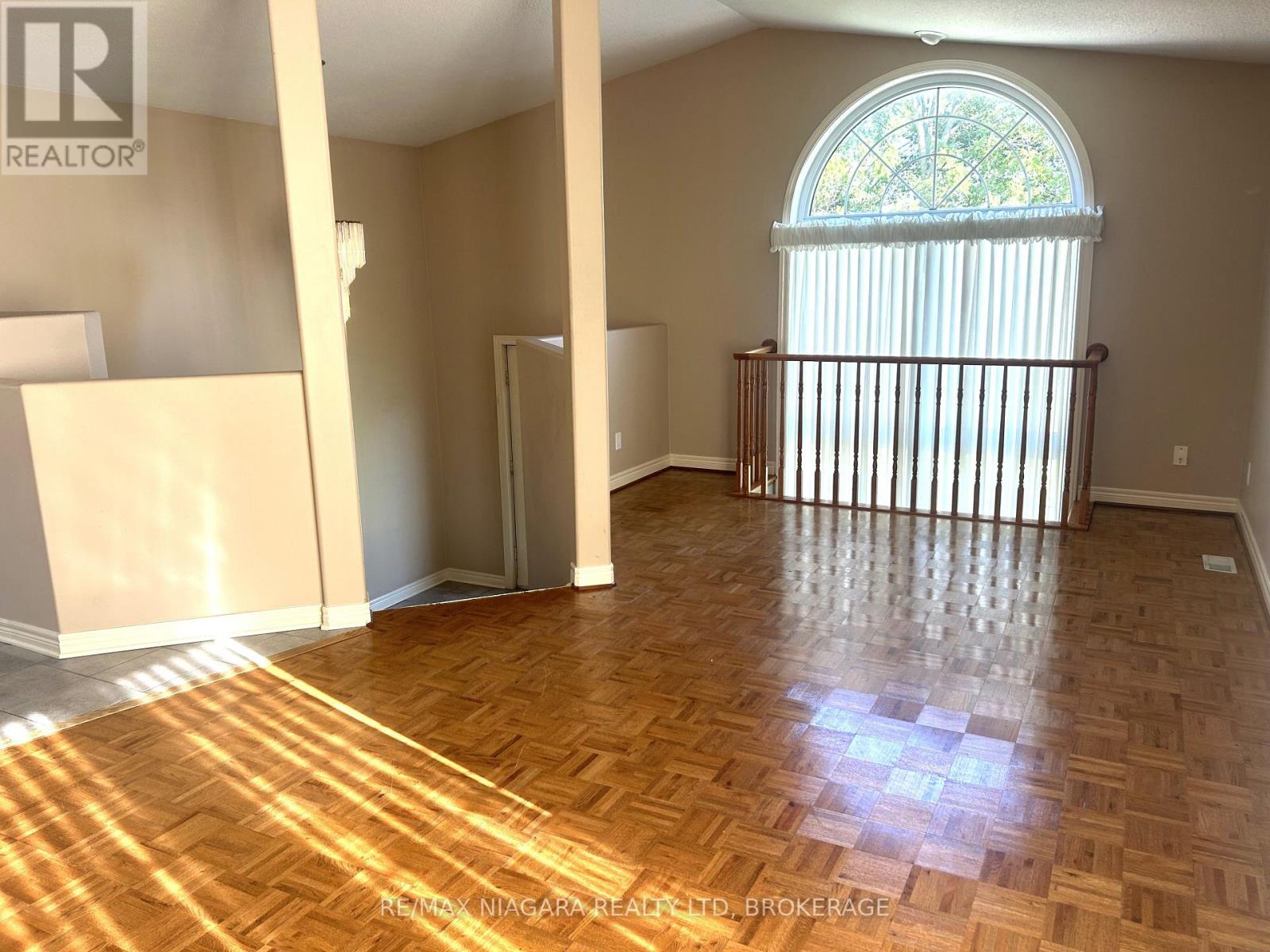 Unit # Main Floor - 11 Ursula Avenue, St. Catharines, Ontario  L2T 1S9 - Photo 5 - X13716870