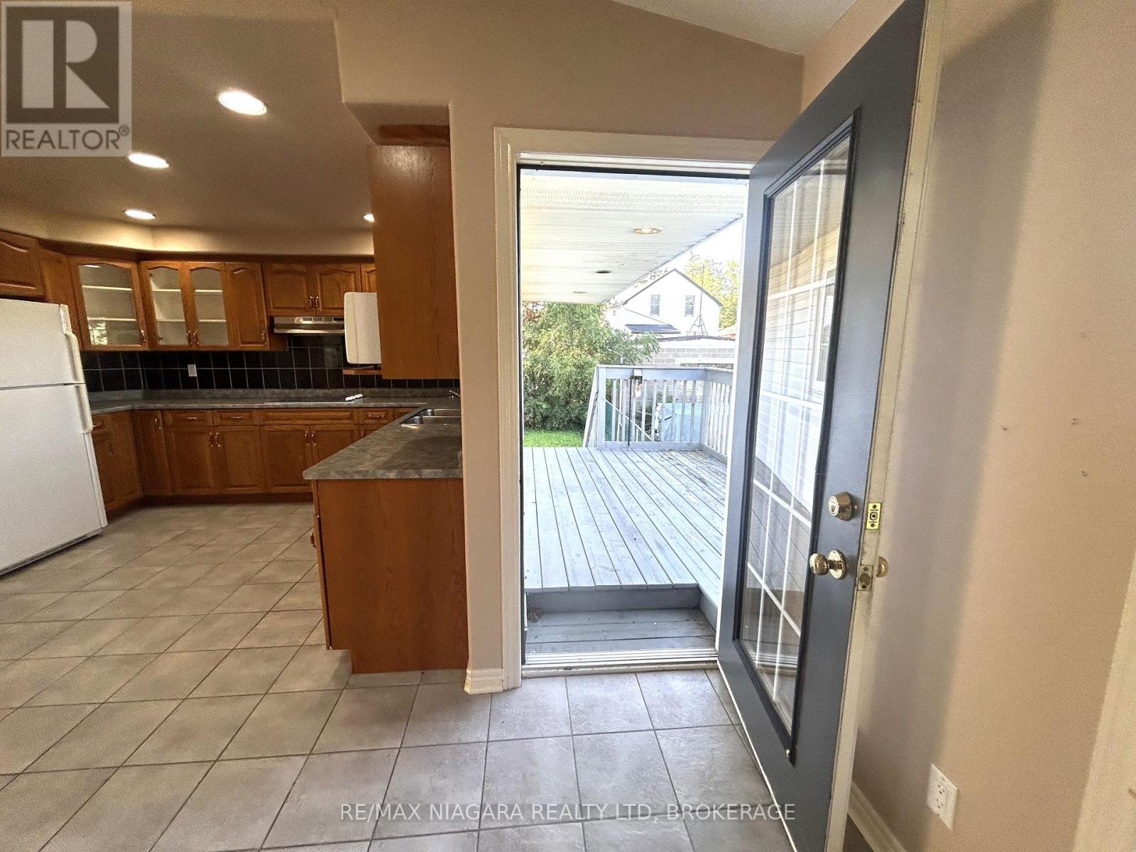 Unit # Main Floor - 11 Ursula Avenue, St. Catharines, Ontario  L2T 1S9 - Photo 9 - X13716870
