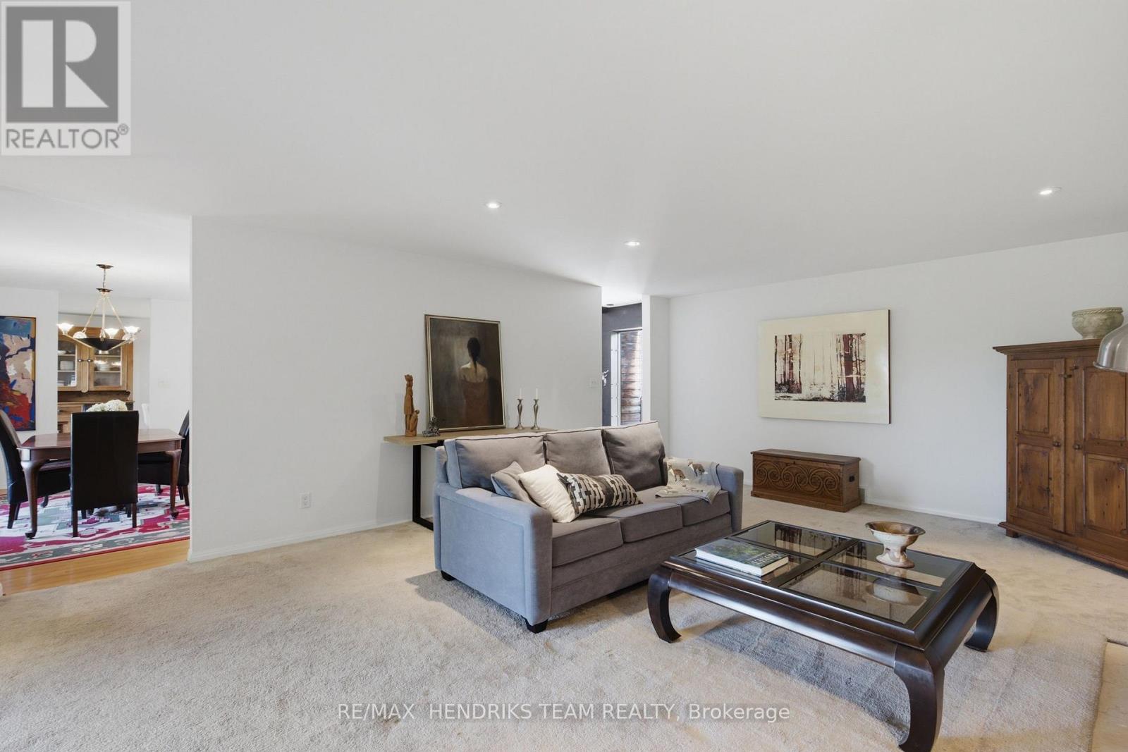 10 Vergorda Circle, St. Catharines, Ontario  L2T 2P2 - Photo 9 - X13718080
