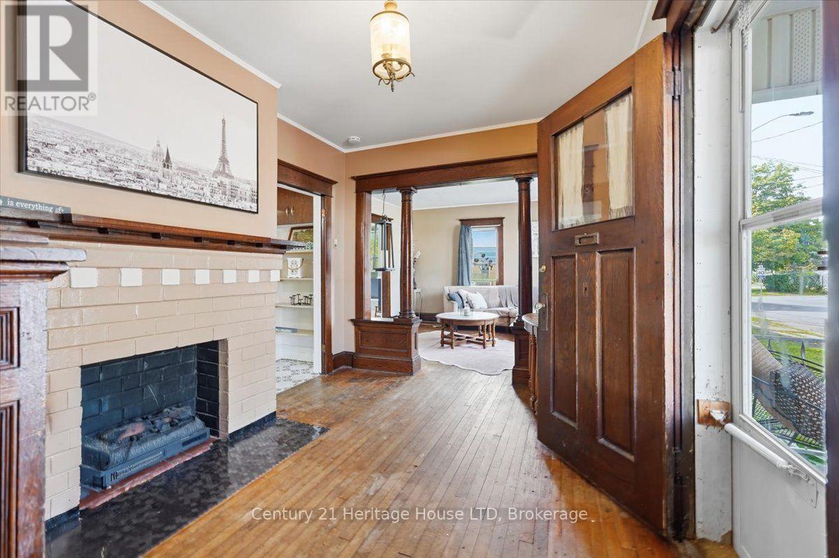 17 Elizabeth Street E, Welland, Ontario  L3C 4M2 - Photo 5 - X13718378