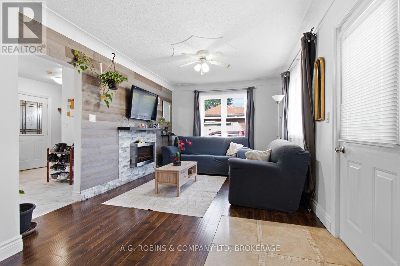 54 Clifford Avenue, Welland, Ontario  L3C 2G1 - Photo 12 - X13719084