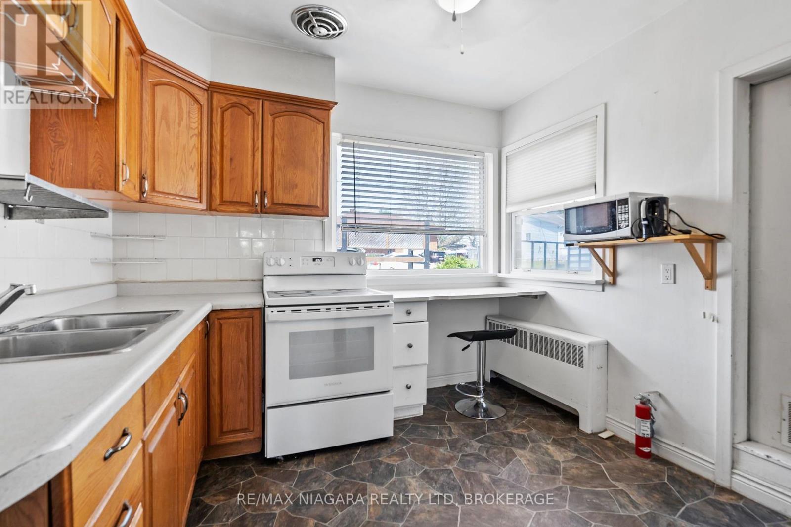 Upper - 73 Hillview Road, St. Catharines, Ontario  L2S 1S8 - Photo 8 - X13720736
