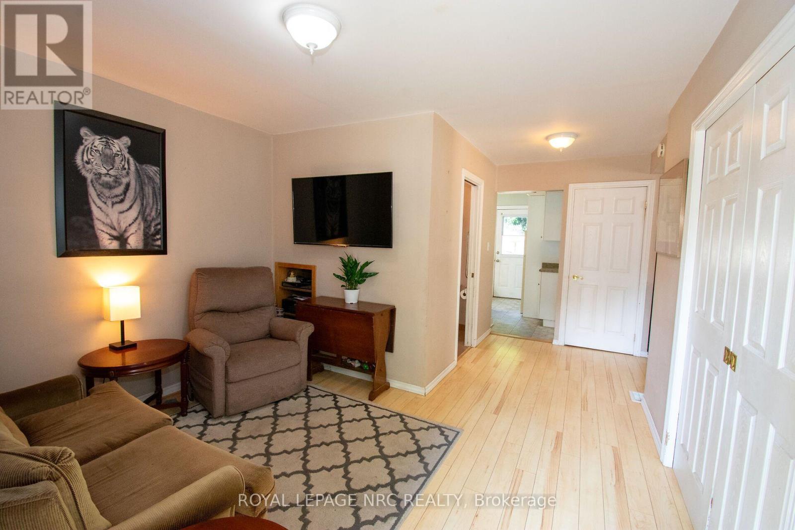 13 Mildred Avenue, St. Catharines, Ontario  L2R 6H9 - Photo 6 - X13720998