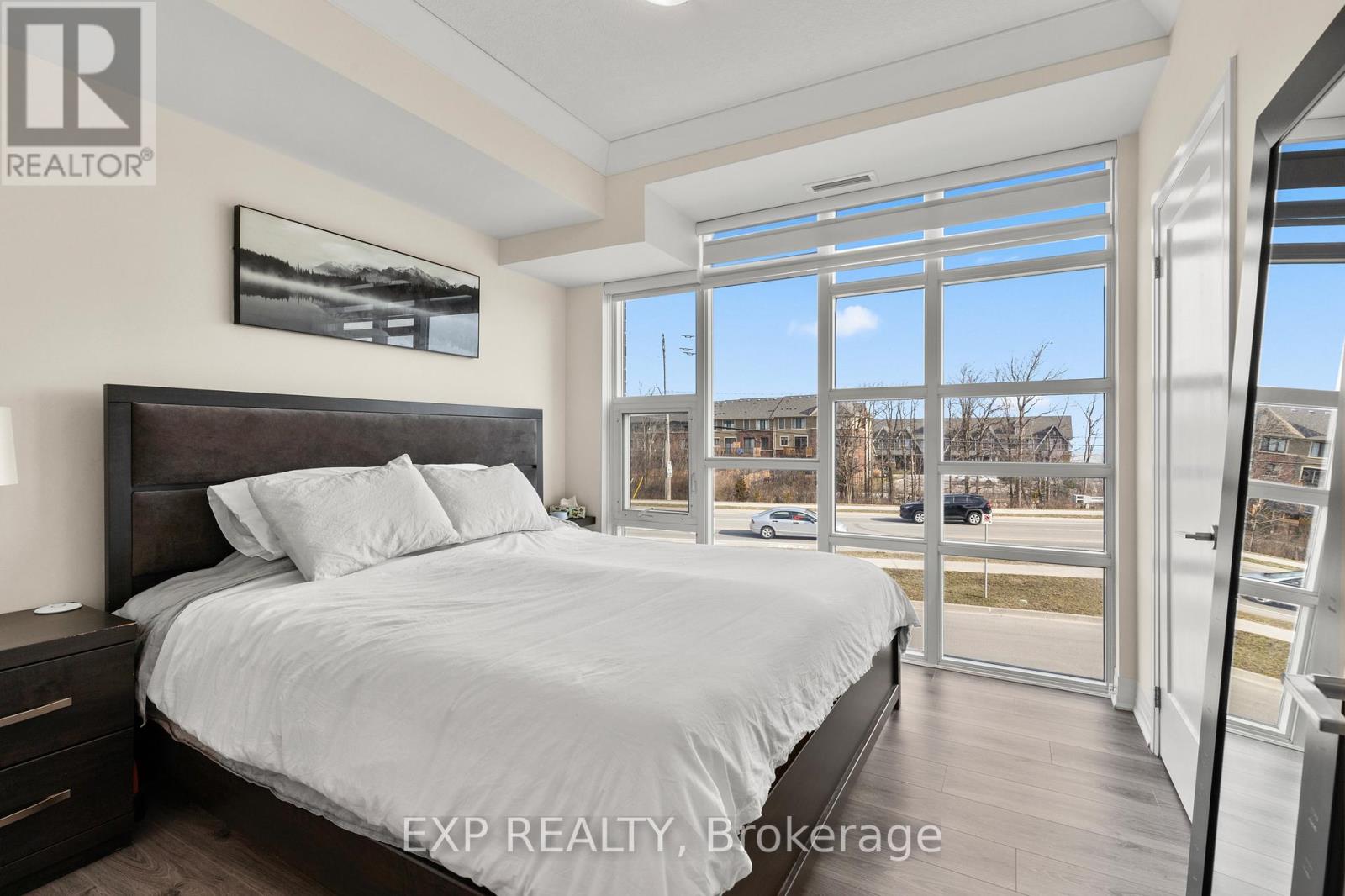 209 - 10 Concord Place, Grimsby, Ontario  L3M 0G6 - Photo 6 - X13722398