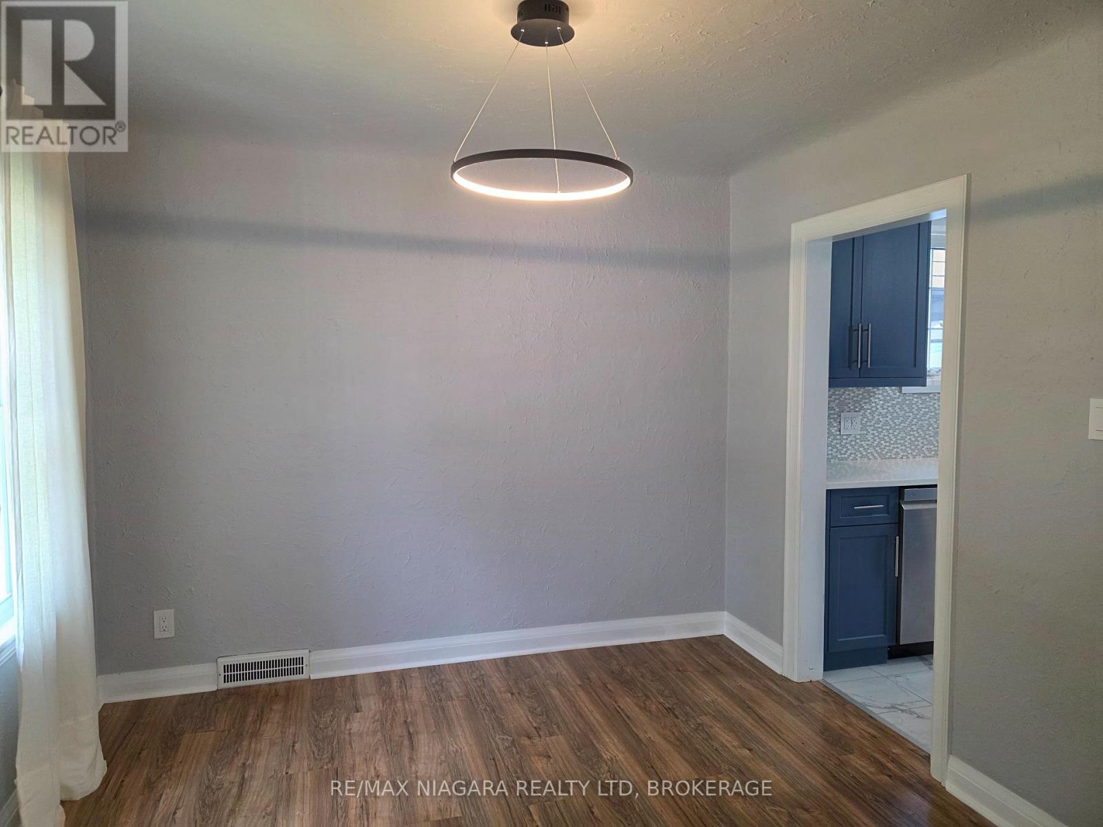 5944 Dorchester Road, Niagara Falls, Ontario  L2G 5S9 - Photo 13 - X13724626