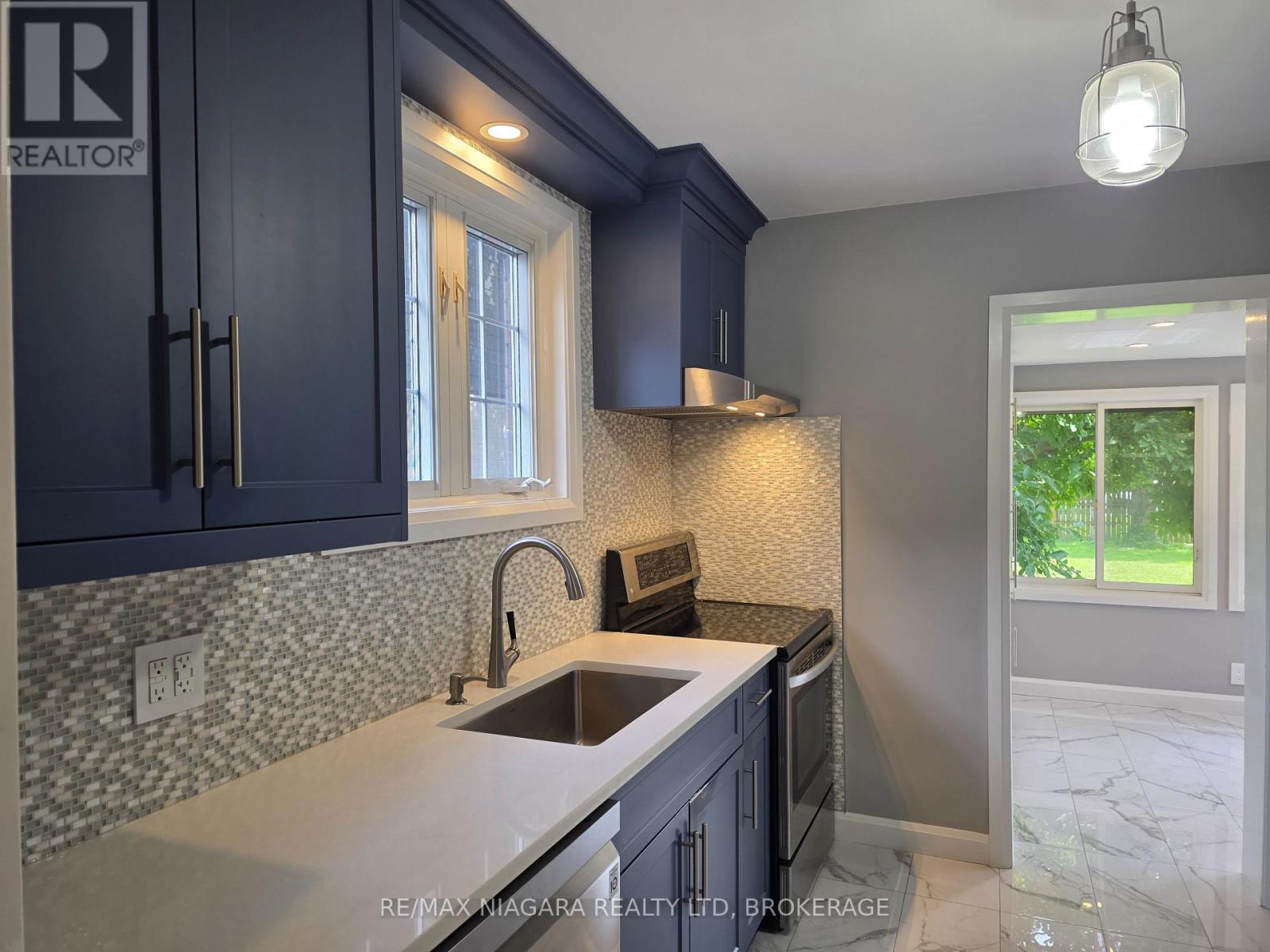 5944 Dorchester Road, Niagara Falls, Ontario  L2G 5S9 - Photo 15 - X13724626