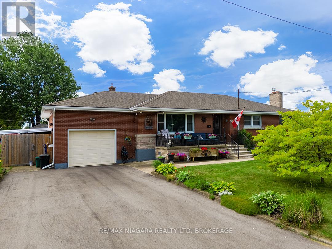 90 JOHN STREET, Port Colborne, Ontario