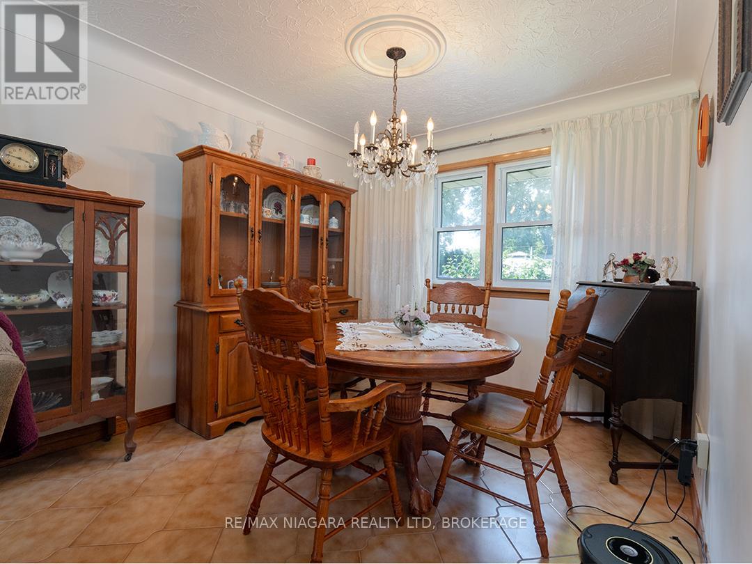 90 John Street, Port Colborne, Ontario  L3K 1R2 - Photo 12 - X13725484