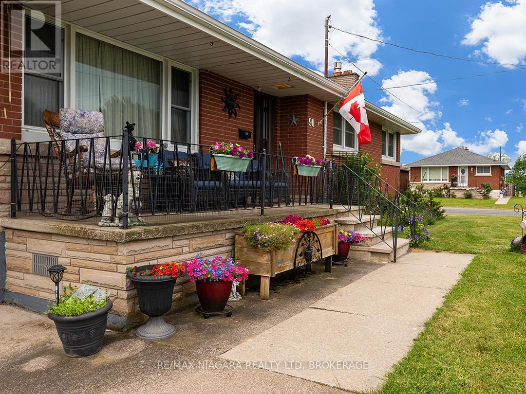 90 John Street, Port Colborne, Ontario  L3K 1R2 - Photo 2 - X13725484