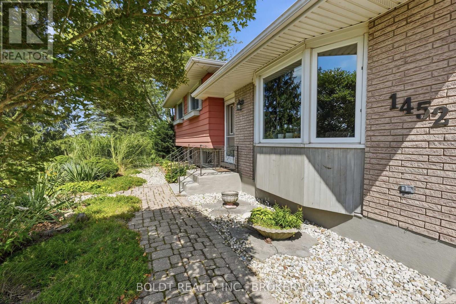 1452 Cataract Road, Thorold, Ontario  L3B 5N5 - Photo 2 - X13727422