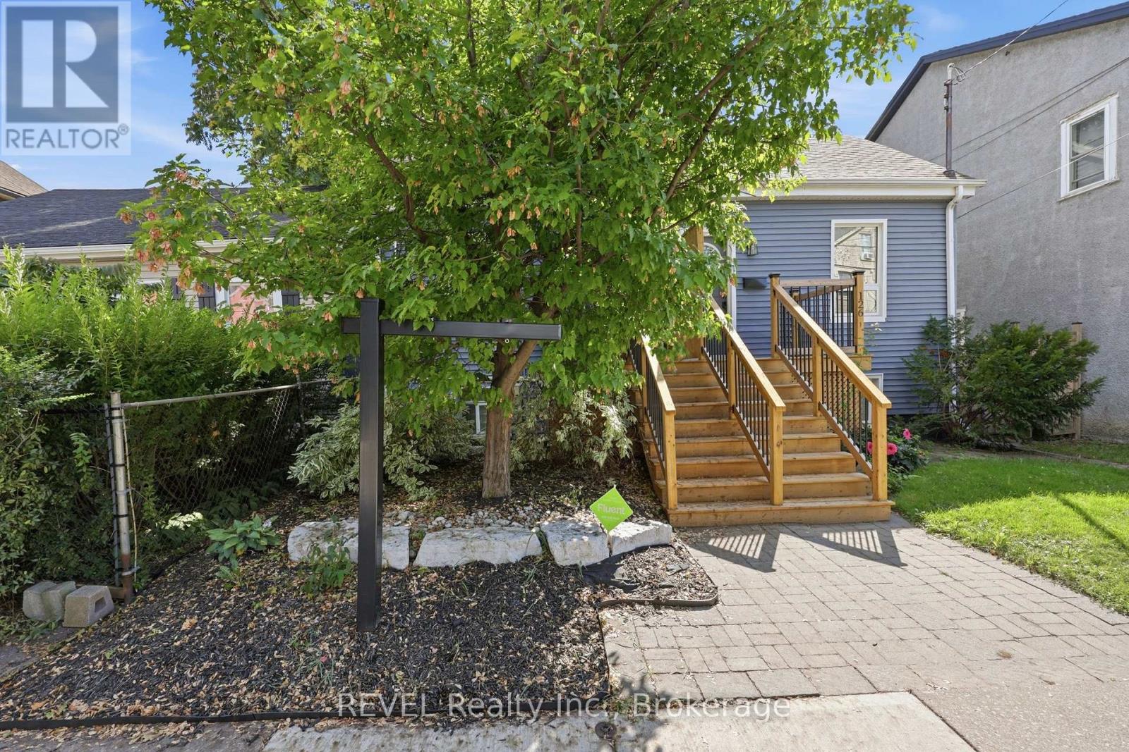 128 Robert Street, Hamilton, Ontario  L8L 2P6 - Photo 3 - X13727516
