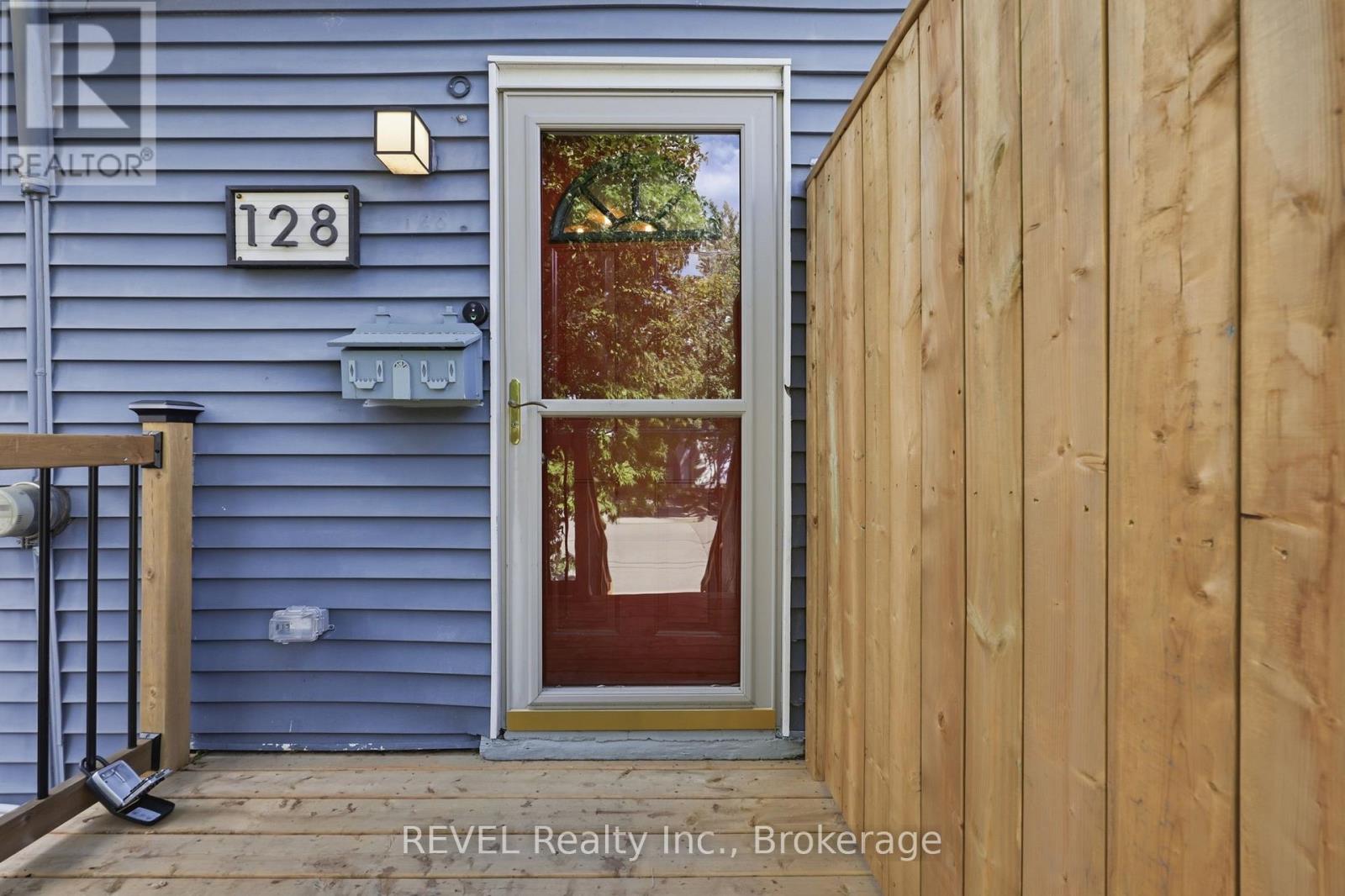128 Robert Street, Hamilton, Ontario  L8L 2P6 - Photo 5 - X13727516