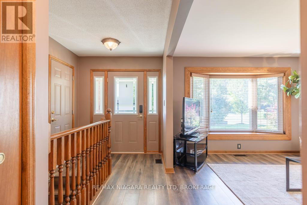 27 Andrea Drive, St. Catharines, Ontario  L2S 3N7 - Photo 4 - X13725526