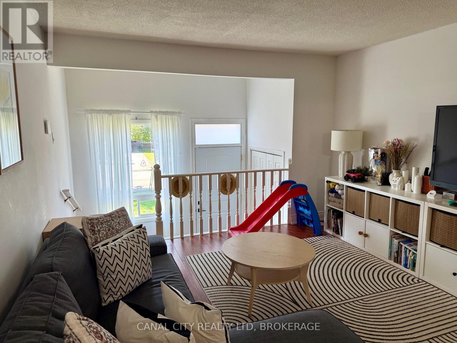 29 Baxter Crescent, Thorold, Ontario  L2V 4S1 - Photo 3 - X13727992