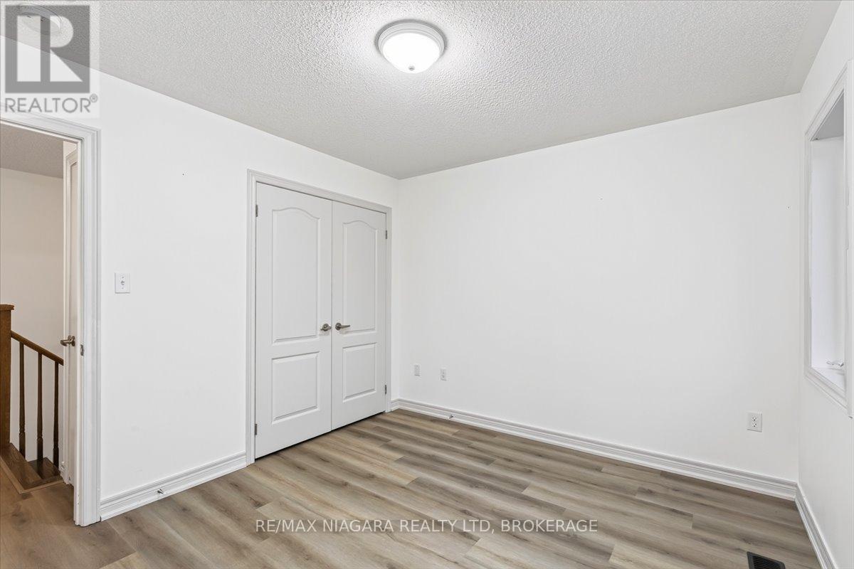 12 Fred Fisher Crescent, St. Catharines, Ontario  L2P 0A9 - Photo 21 - X13729098