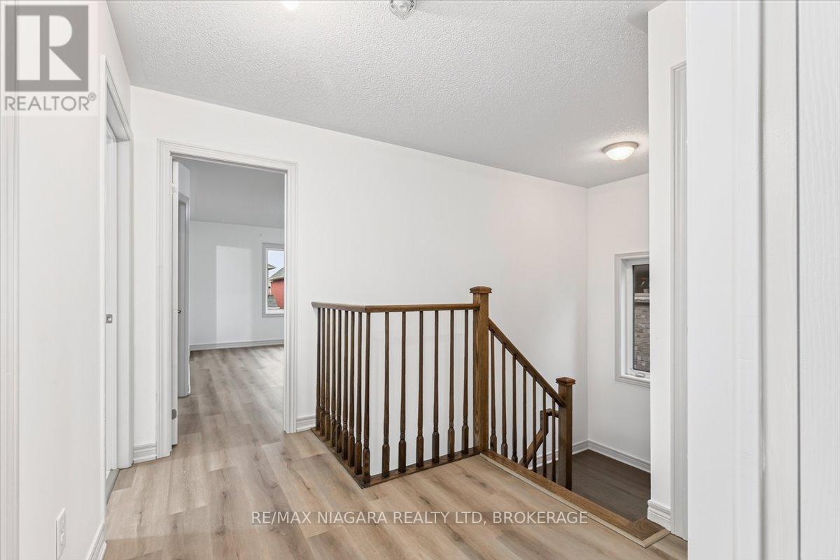 12 Fred Fisher Crescent, St. Catharines, Ontario  L2P 0A9 - Photo 22 - X13729098