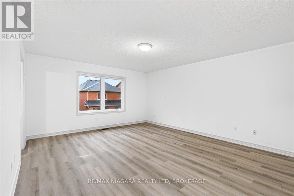 12 Fred Fisher Crescent, St. Catharines, Ontario  L2P 0A9 - Photo 28 - X13729098
