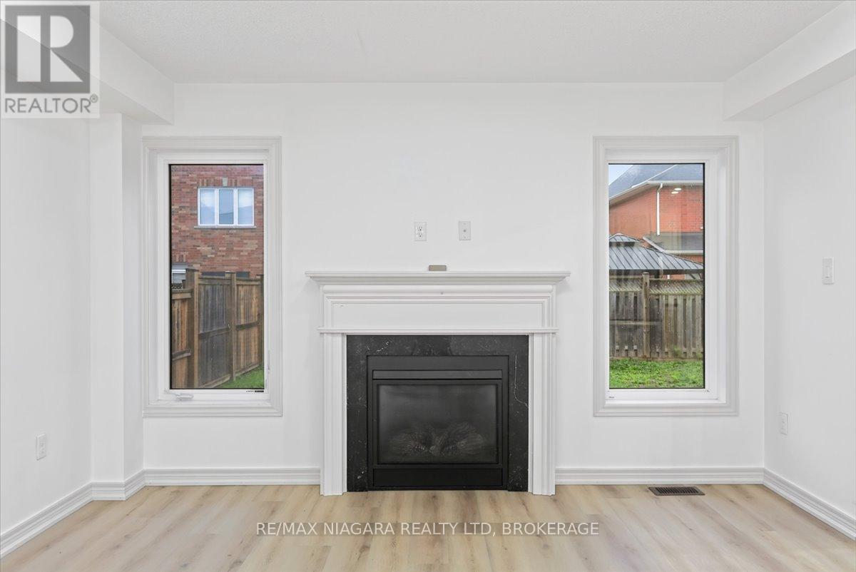 12 Fred Fisher Crescent, St. Catharines, Ontario  L2P 0A9 - Photo 6 - X13729098
