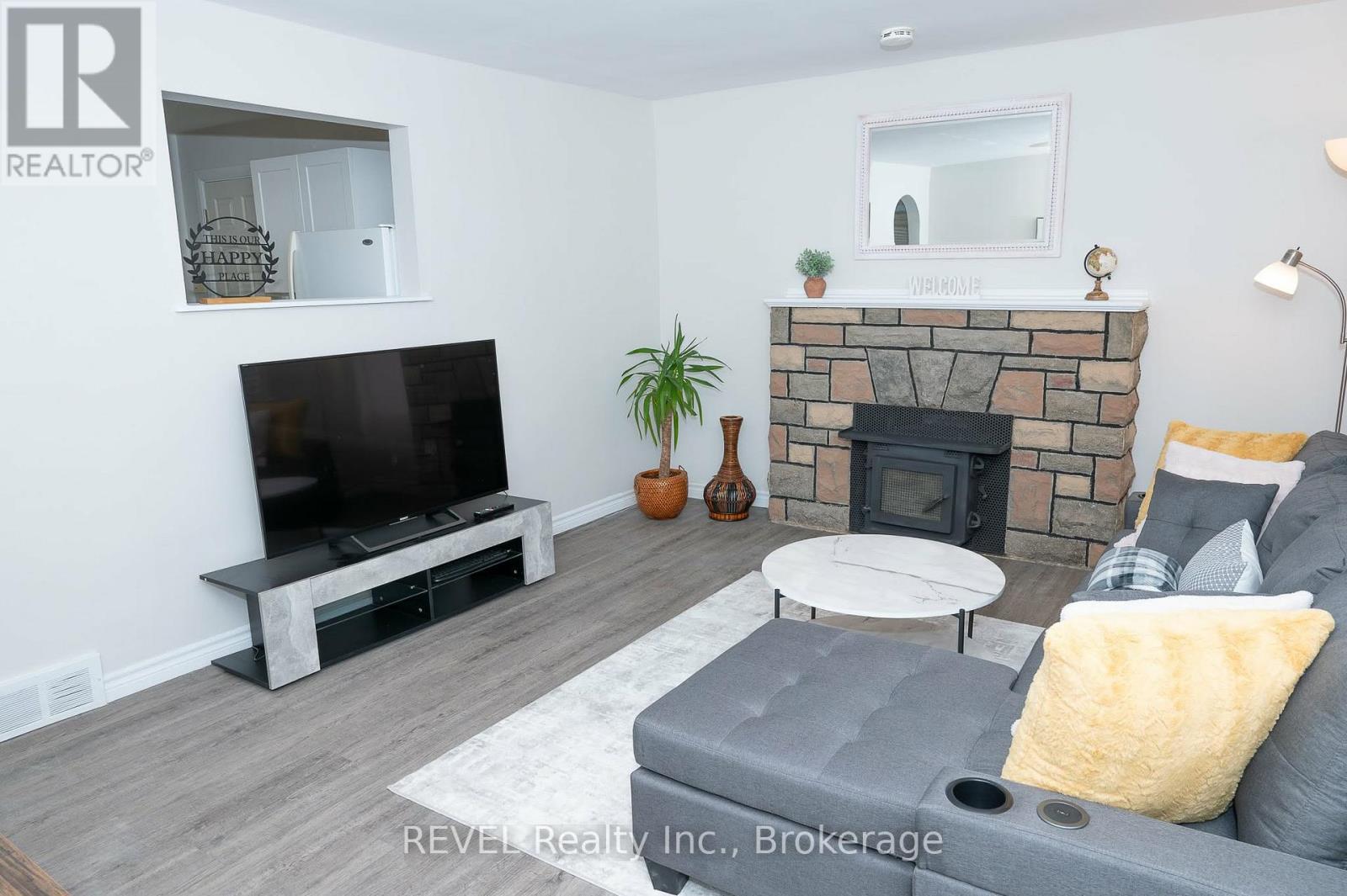 6482 Mcleod Road, Niagara Falls, Ontario  L2G 3G1 - Photo 2 - X13729328