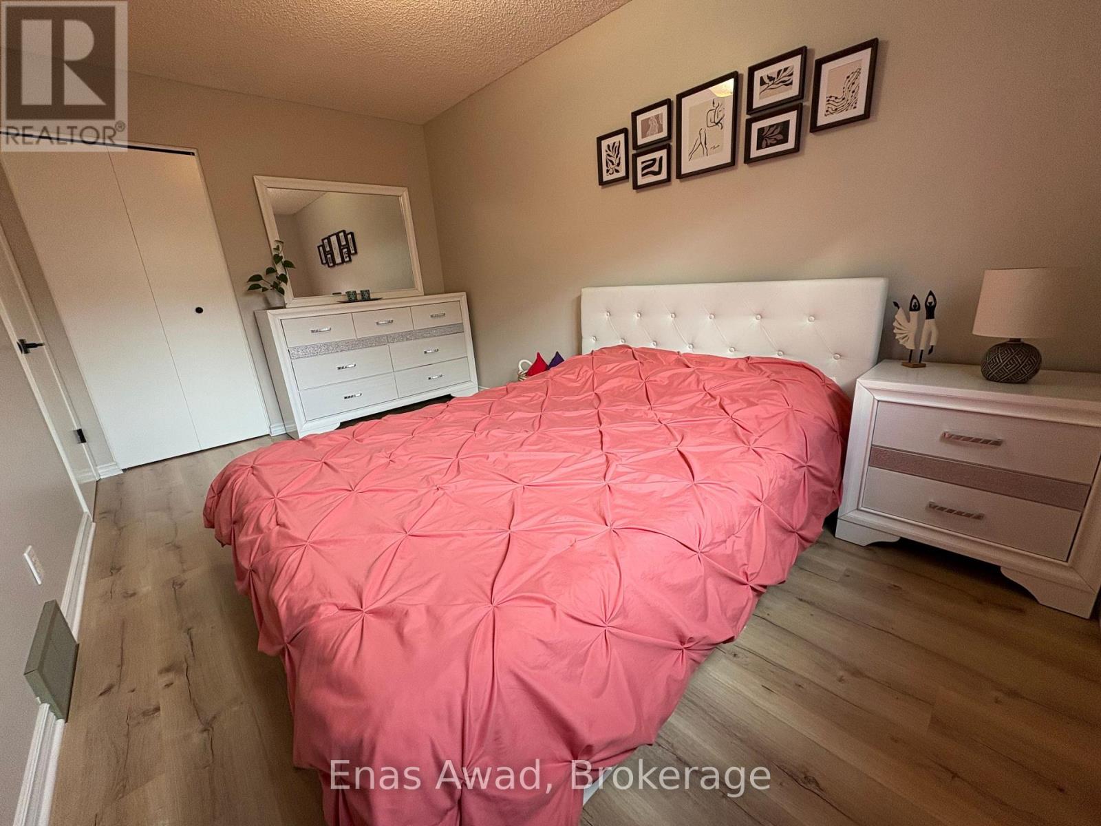 70 Churchill Street, Waterloo, Ontario  N2L 2X2 - Photo 4 - X13729702