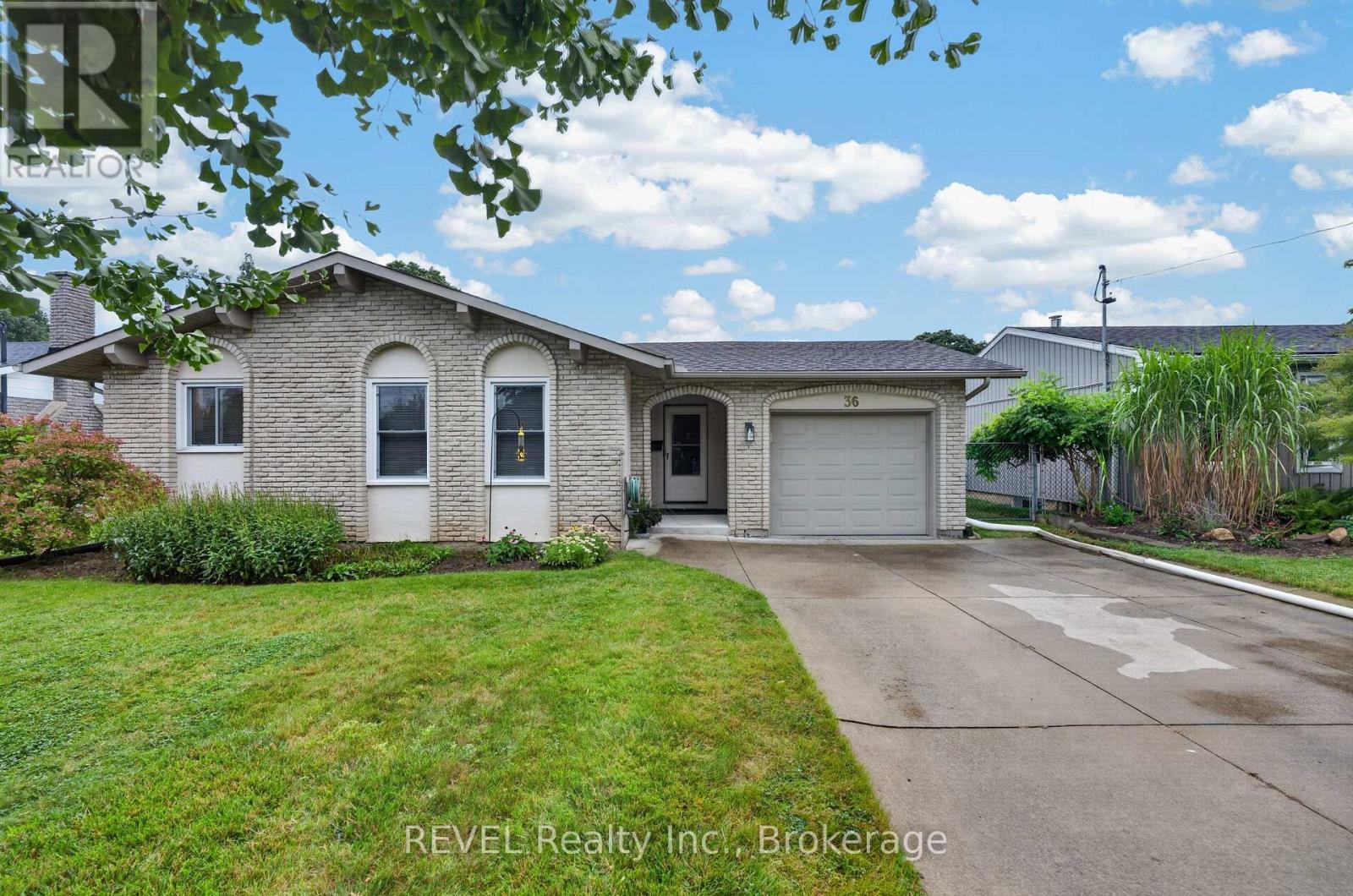 36 MANOR ROAD, St. Catharines, Ontario