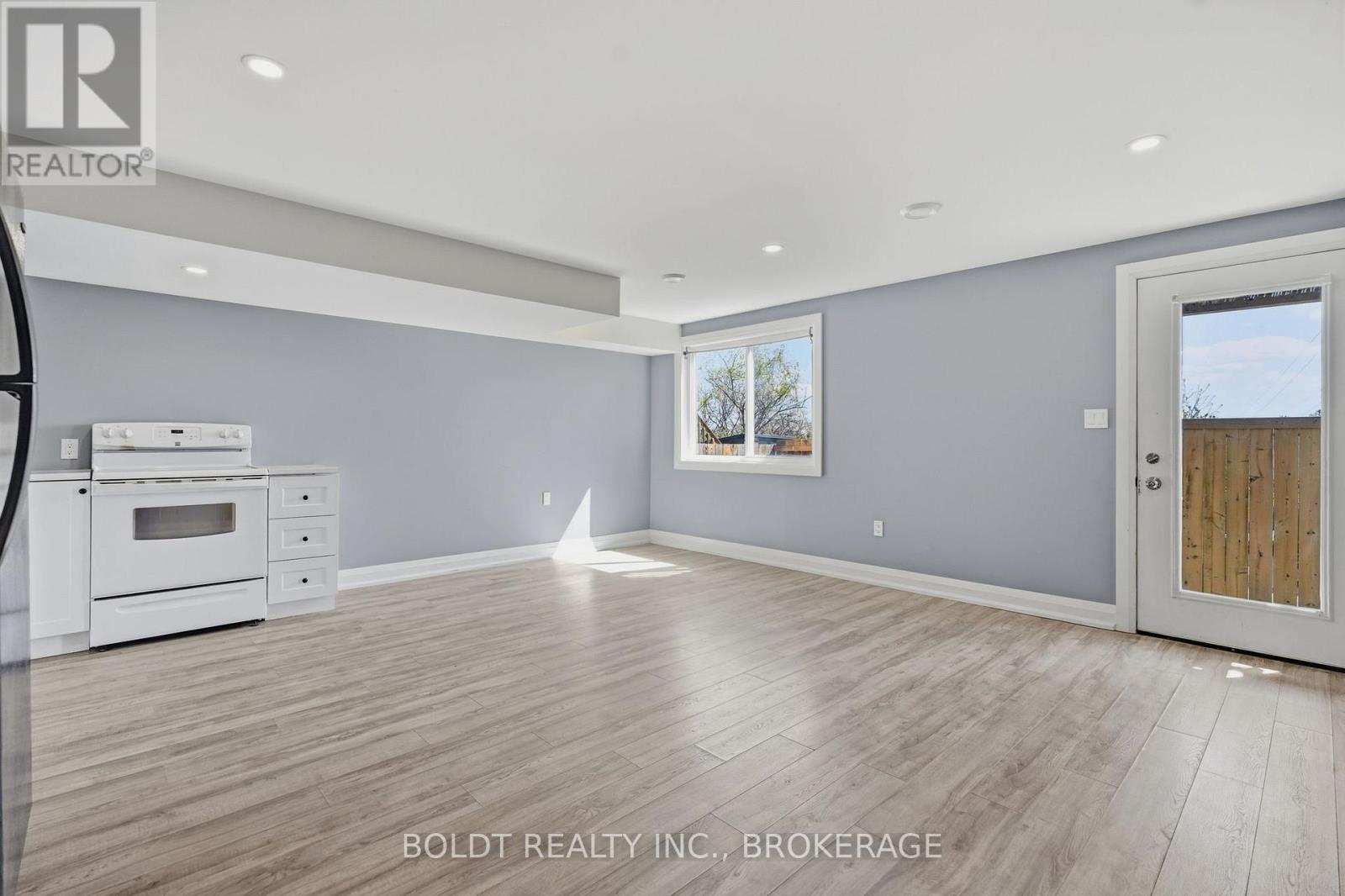 83 Hillview Road, St. Catharines, Ontario  L2S 1S8 - Photo 28 - X13732806