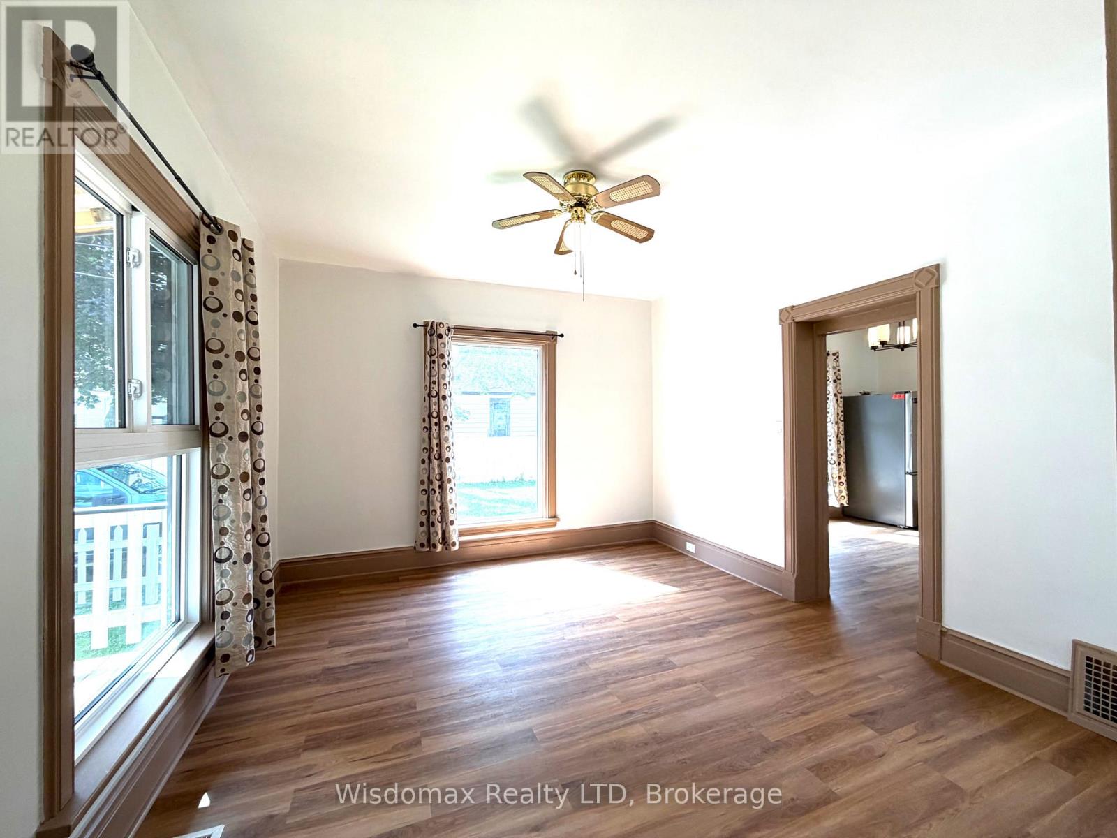 4731 Saint Lawrence Avenue, Niagara Falls, Ontario  L2E 3X8 - Photo 2 - X13733734