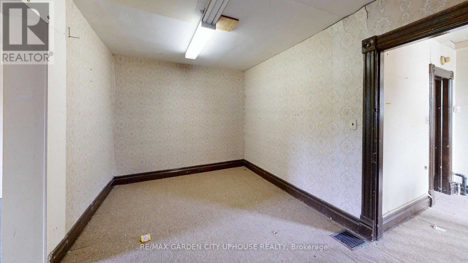 71 Queen Street, St. Catharines, Ontario  L2R 5G9 - Photo 13 - X13733740