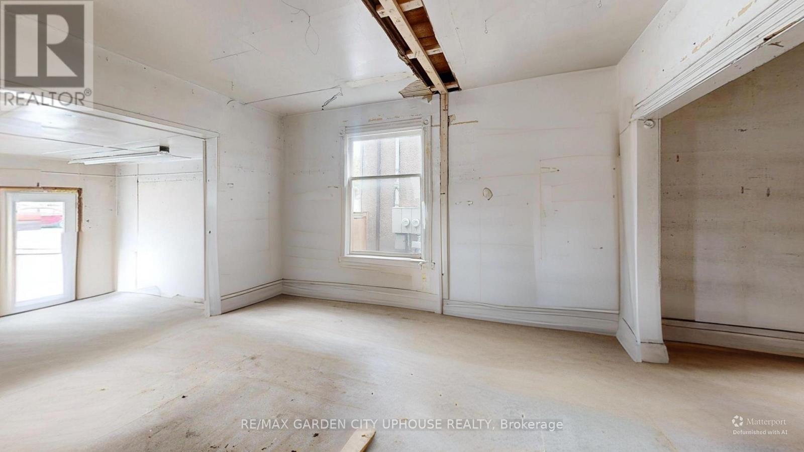71 Queen Street, St. Catharines, Ontario  L2R 5G9 - Photo 6 - X13733740