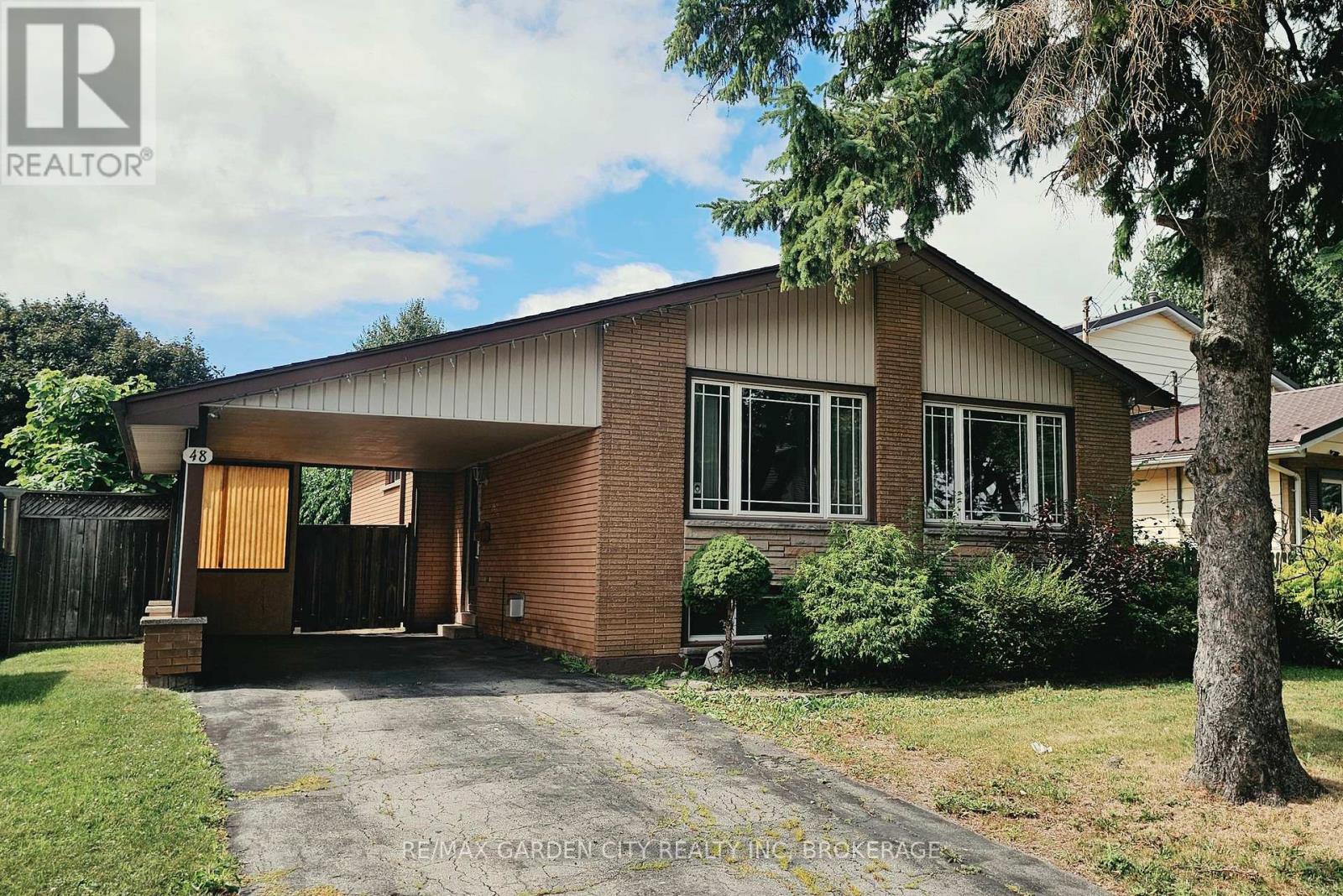 48 MANNING AVENUE, Hamilton, Ontario