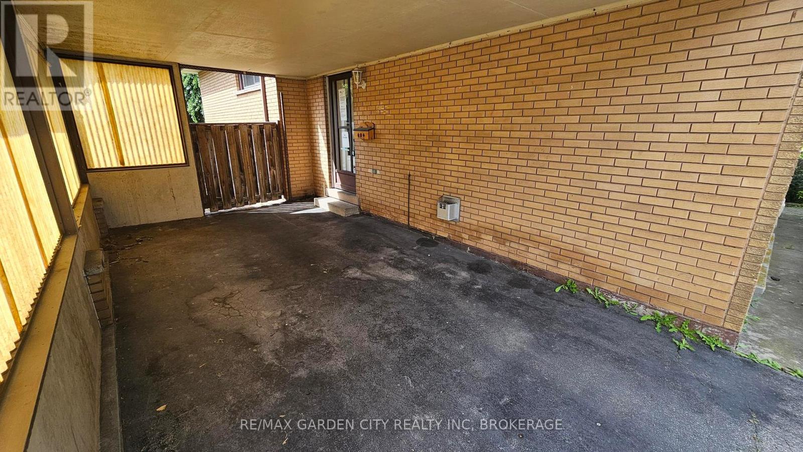 48 Manning Avenue, Hamilton, Ontario  L9A 3E7 - Photo 3 - X13733950