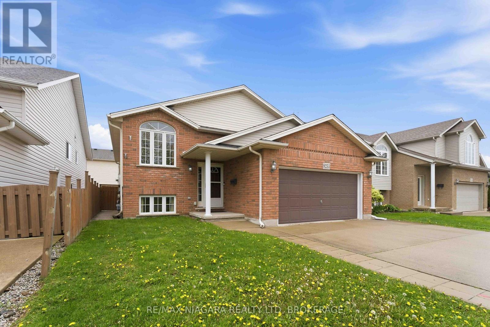 8253 COSTABILE DRIVE, Niagara Falls, Ontario