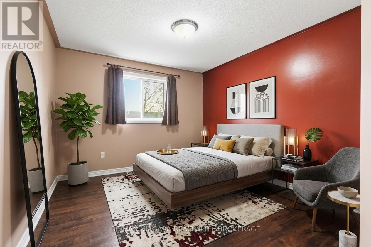 8253 Costabile Drive, Niagara Falls, Ontario  L2H 3L2 - Photo 9 - X13735276
