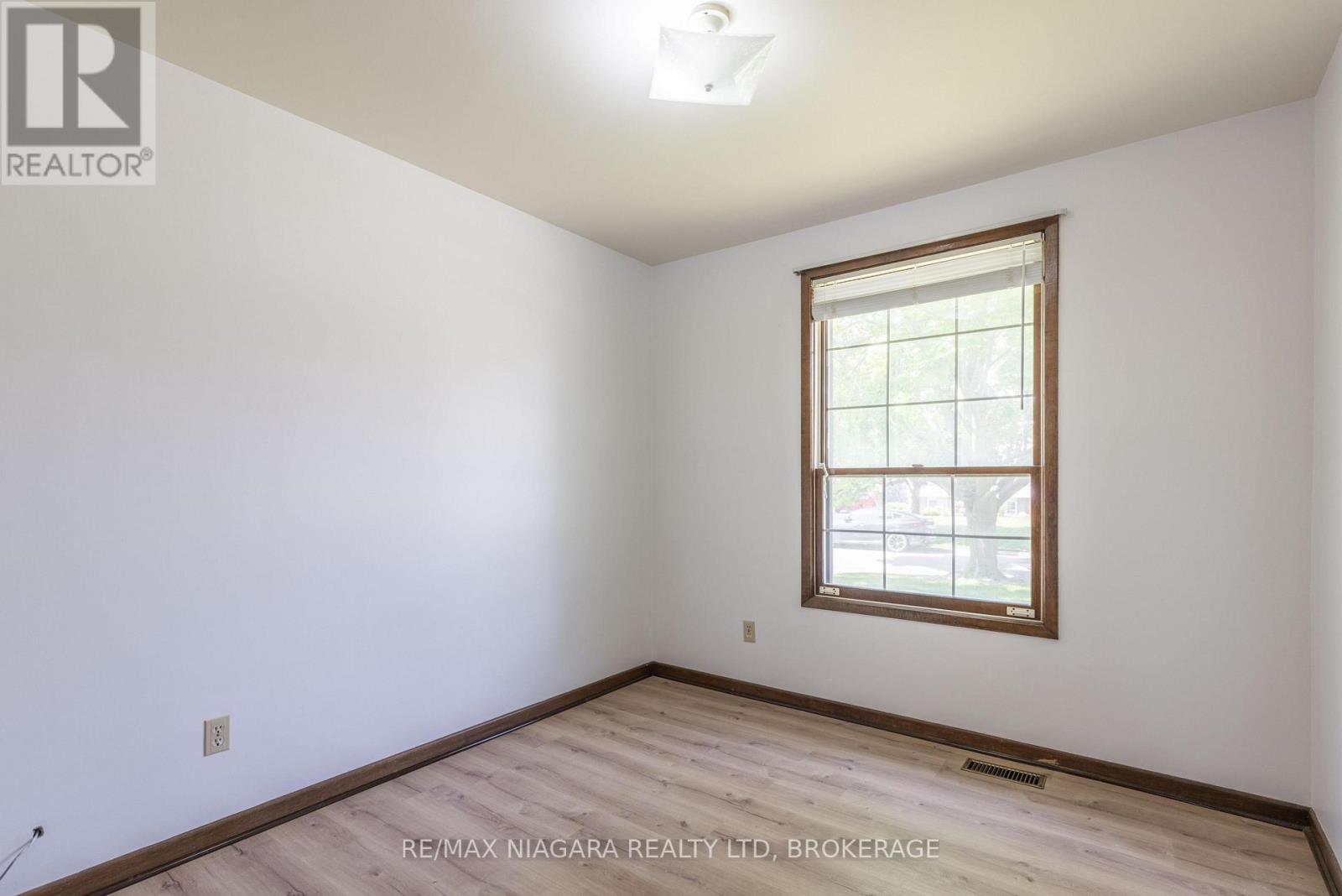 29 Granada Drive, St. Catharines, Ontario  L2N 2S4 - Photo 12 - X13736254