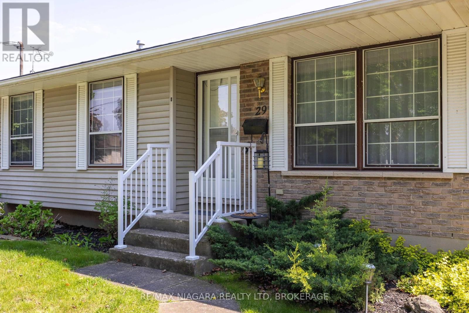 29 Granada Drive, St. Catharines, Ontario  L2N 2S4 - Photo 17 - X13736254