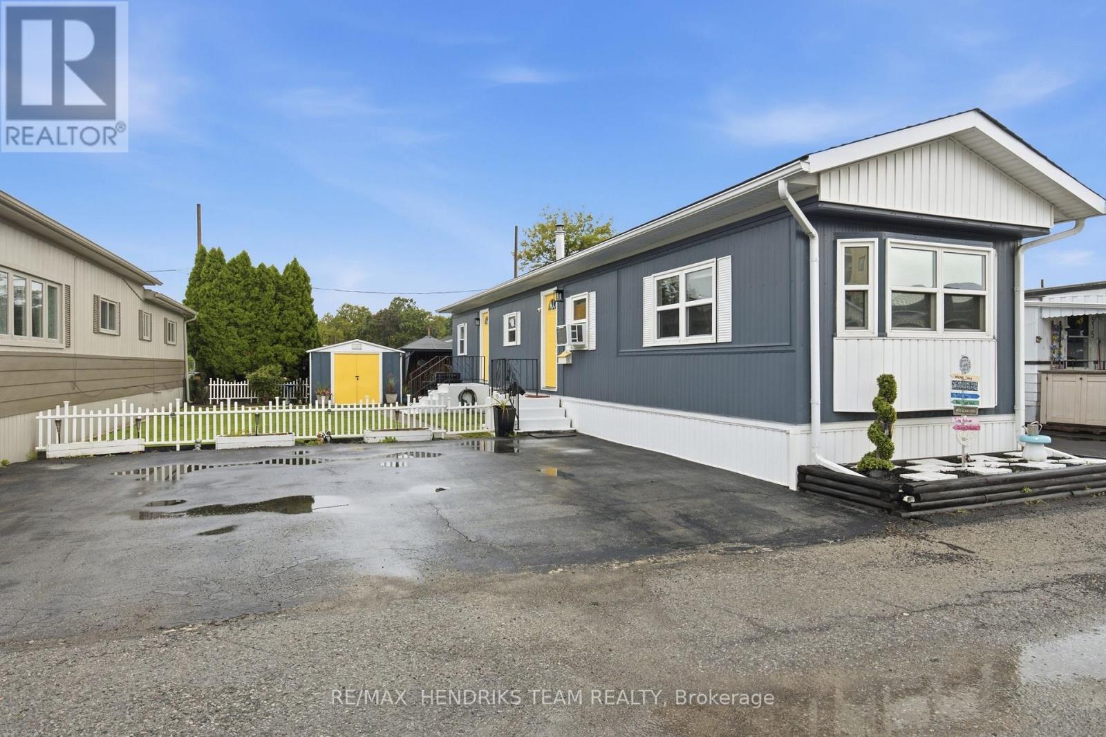 317 - 241 St. Paul Street W, St. Catharines, Ontario  L2S 2E5 - Photo 2 - X13736498