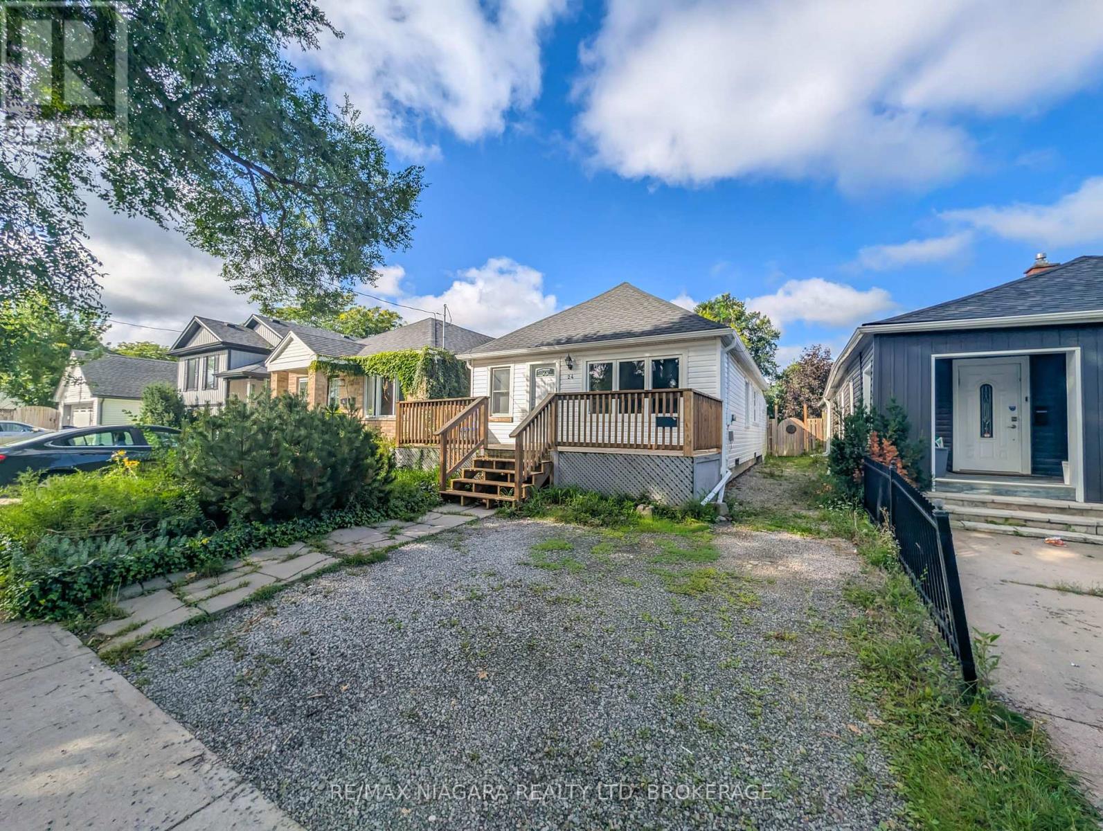 24 CHURCHILL STREET, St. Catharines, Ontario