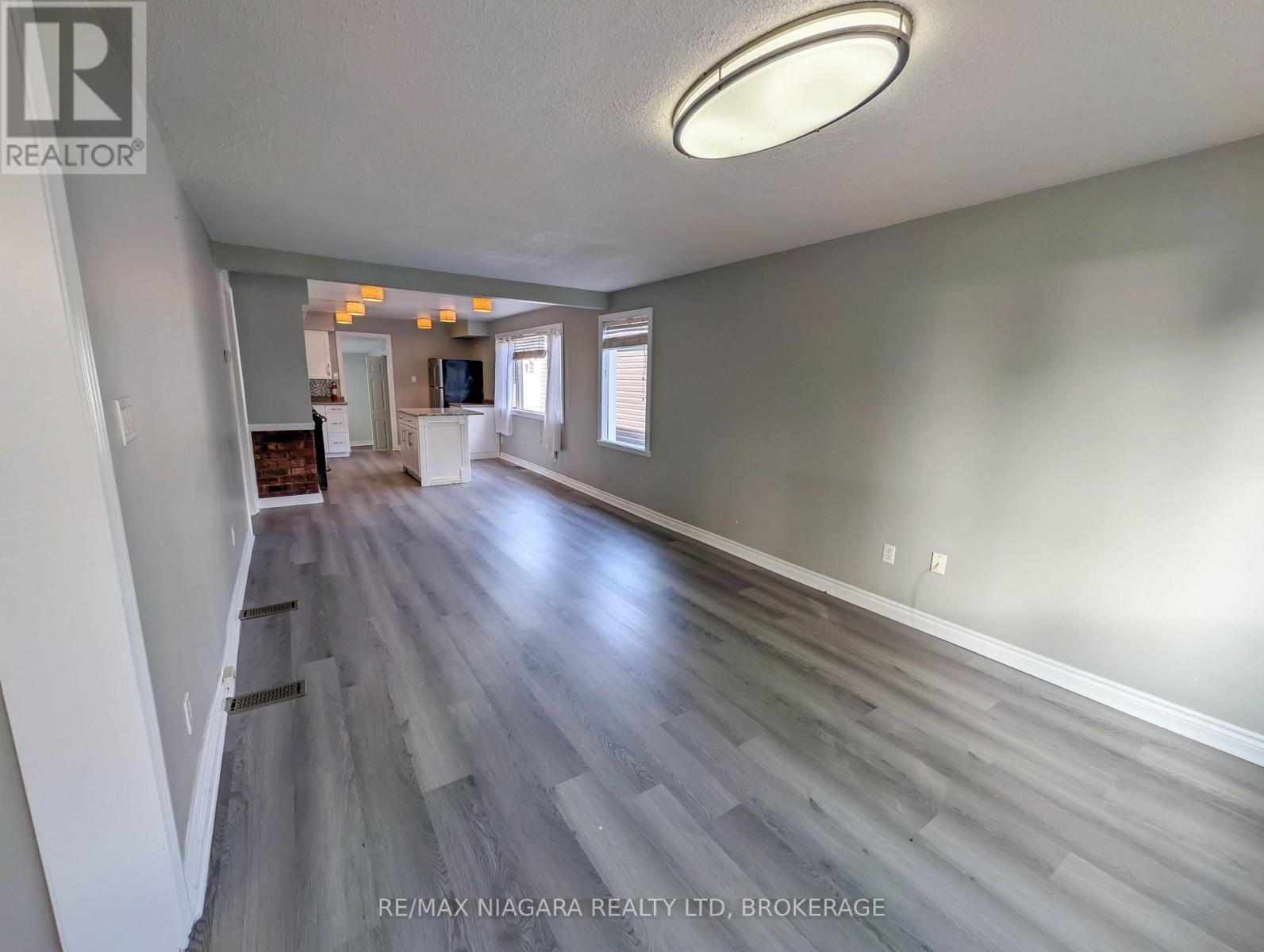 24 Churchill Street, St. Catharines, Ontario  L2S 2P2 - Photo 11 - X13736528