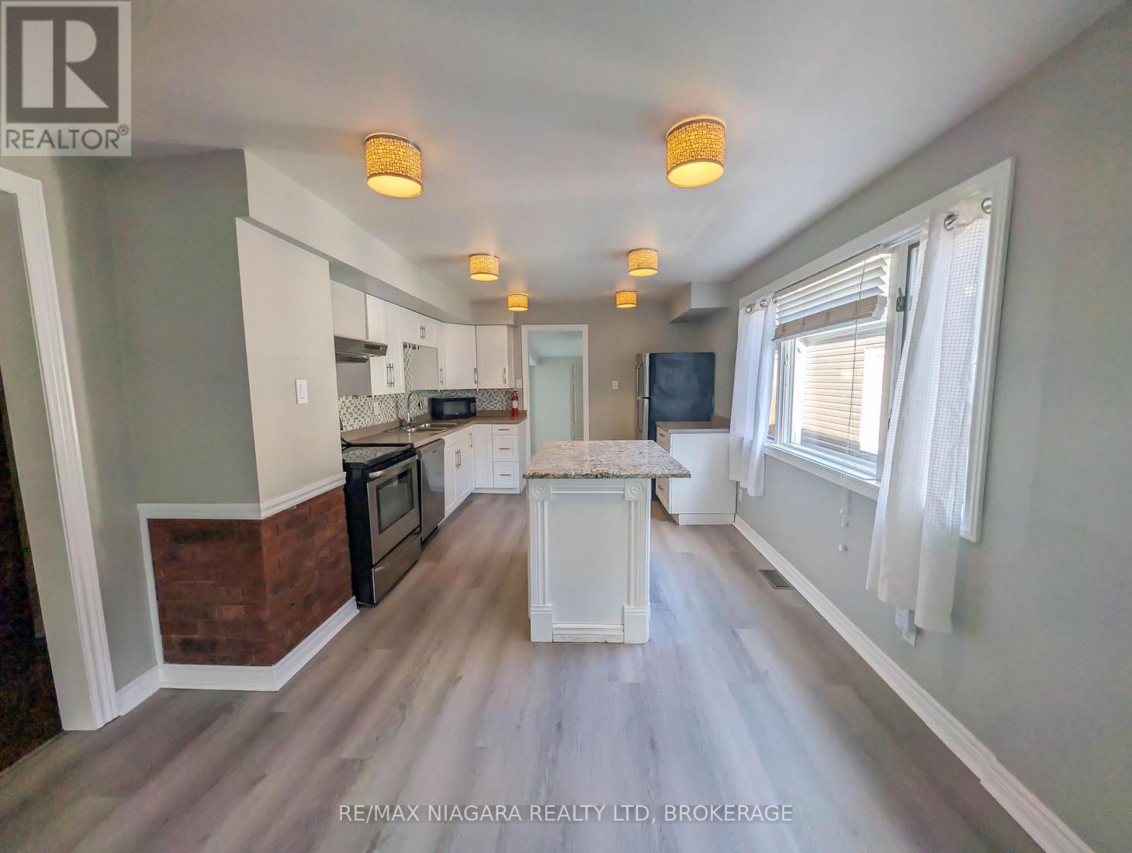 24 Churchill Street, St. Catharines, Ontario  L2S 2P2 - Photo 13 - X13736528