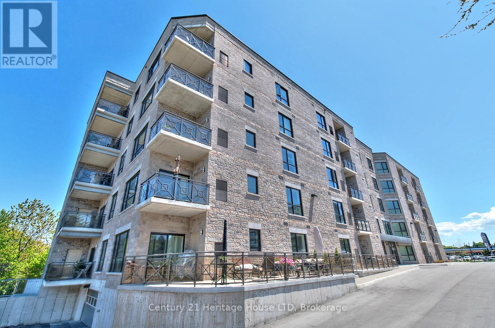 307 - 379 Scott Street, St. Catharines, Ontario  L2M 3W2 - Photo 2 - X13736590