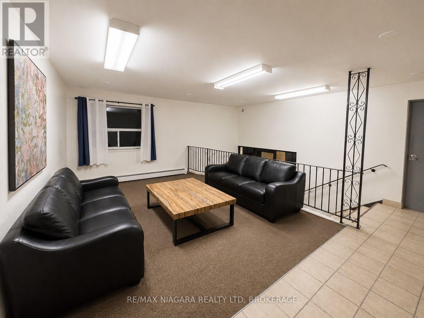 201 - 242 Oakdale Avenue, St. Catharines, Ontario  L2P 3K5 - Photo 3 - X13738900