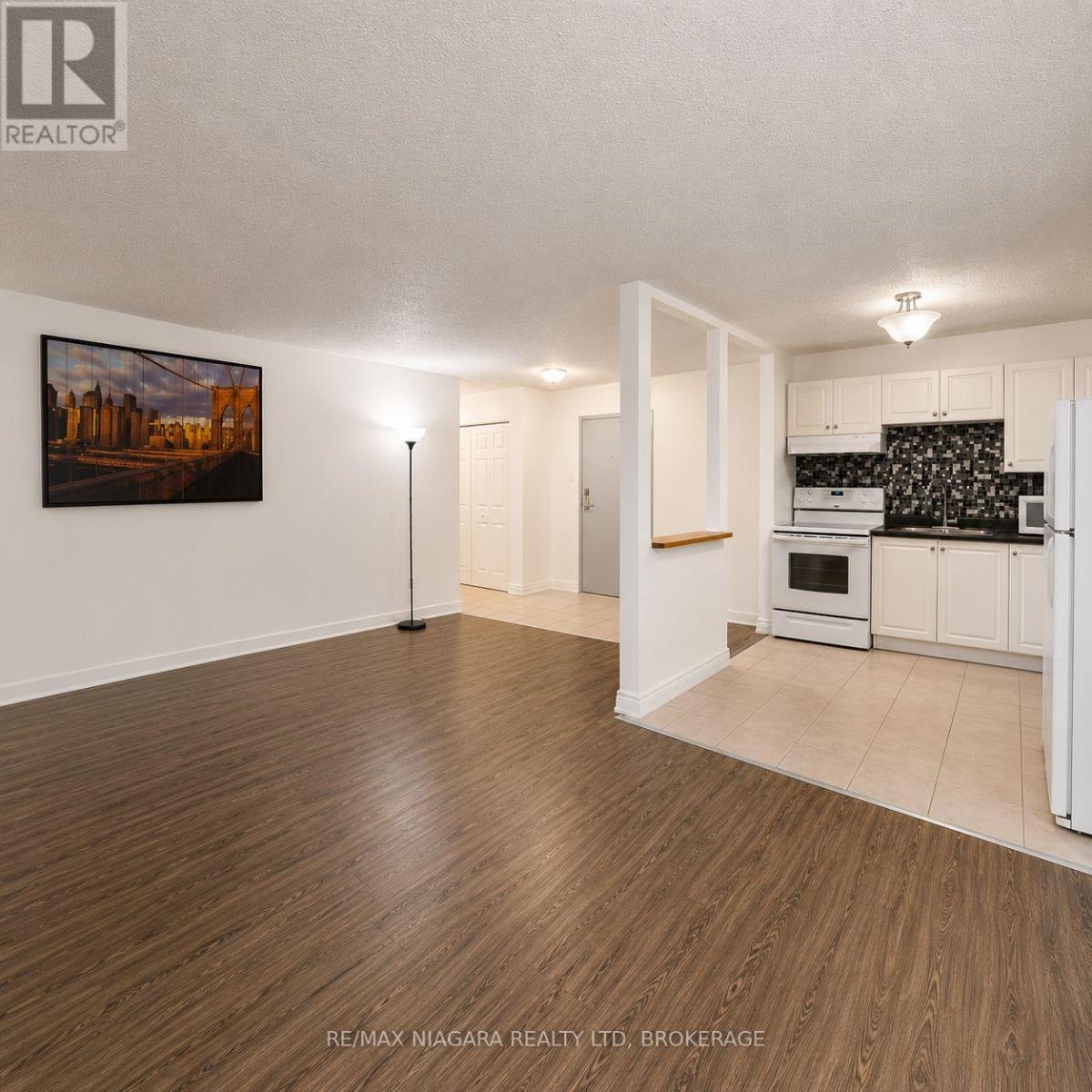 201 - 242 Oakdale Avenue, St. Catharines, Ontario  L2P 3K5 - Photo 7 - X13738900