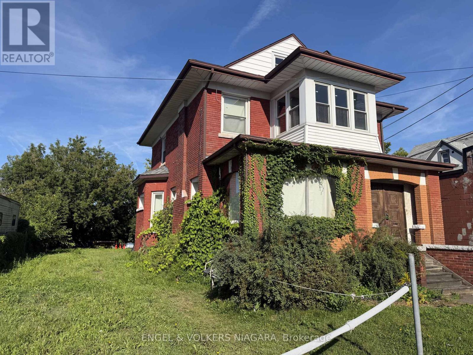 4689 Crysler Avenue, Niagara Falls, Ontario  L2E 3V7 - Photo 4 - X13739304