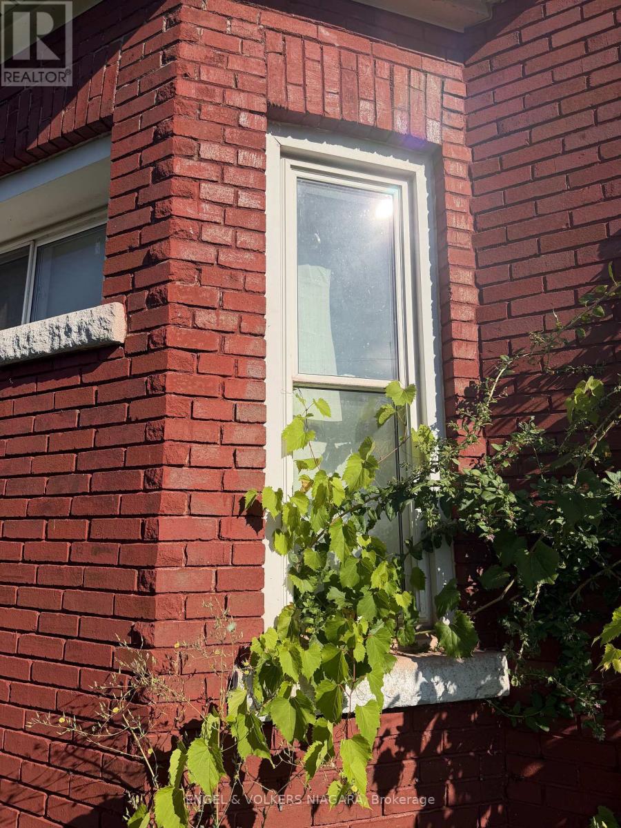 4689 Crysler Avenue, Niagara Falls, Ontario  L2E 3V7 - Photo 6 - X13739304