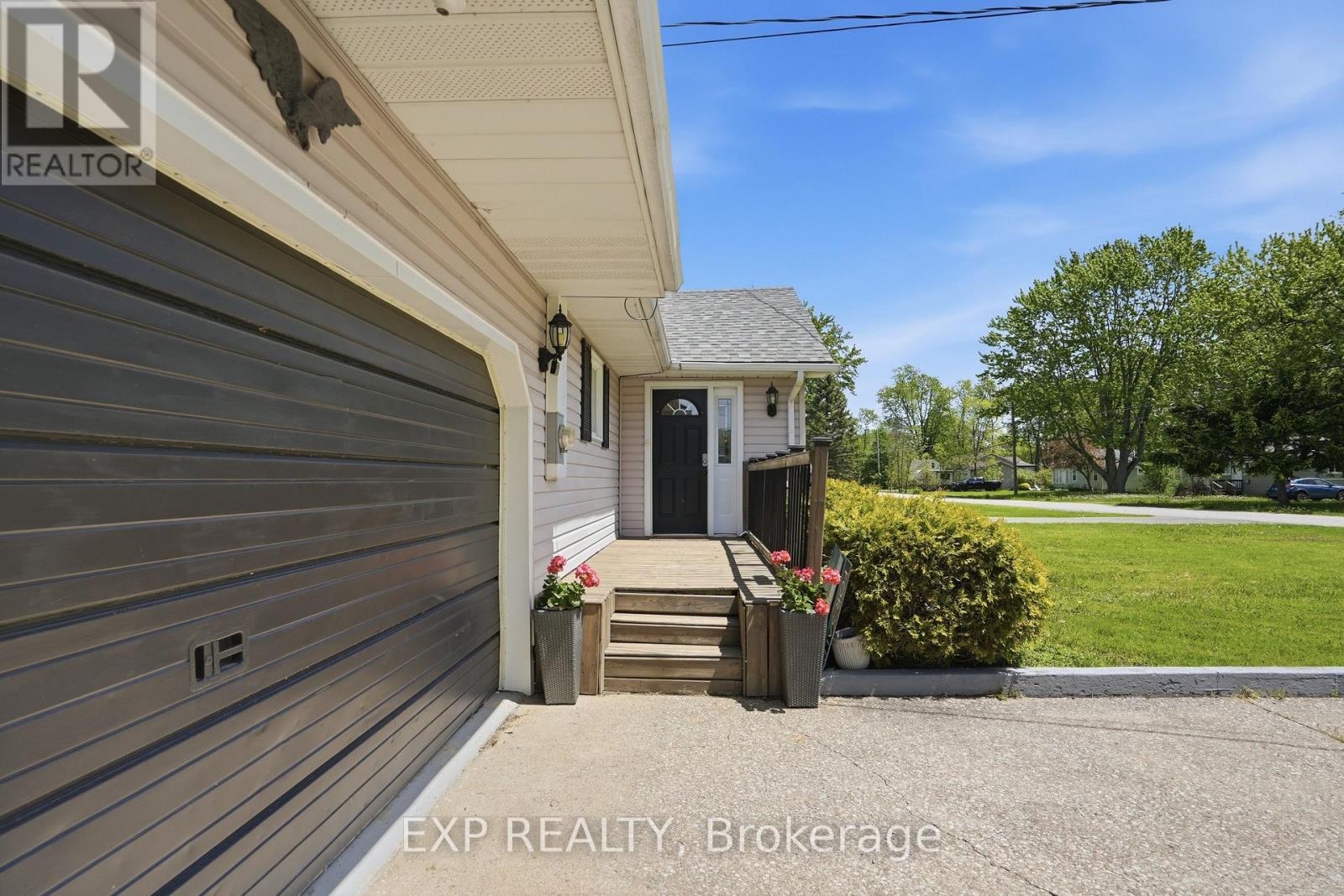 3132 Evadere Avenue, Fort Erie, Ontario  L0S 1N0 - Photo 4 - X13740420
