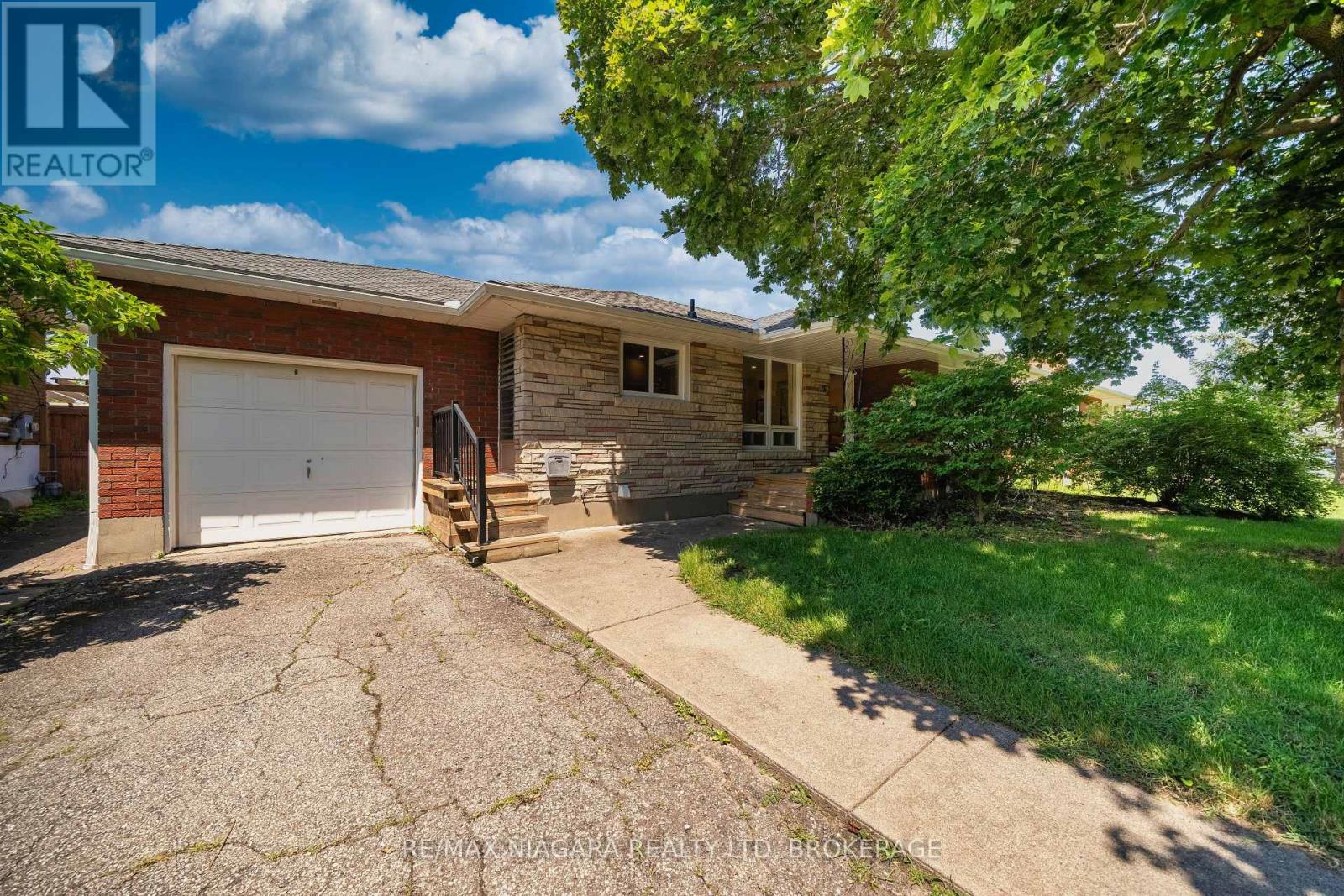 15 Springbank Drive, St. Catharines, Ontario  L2S 2K1 - Photo 3 - X13741816
