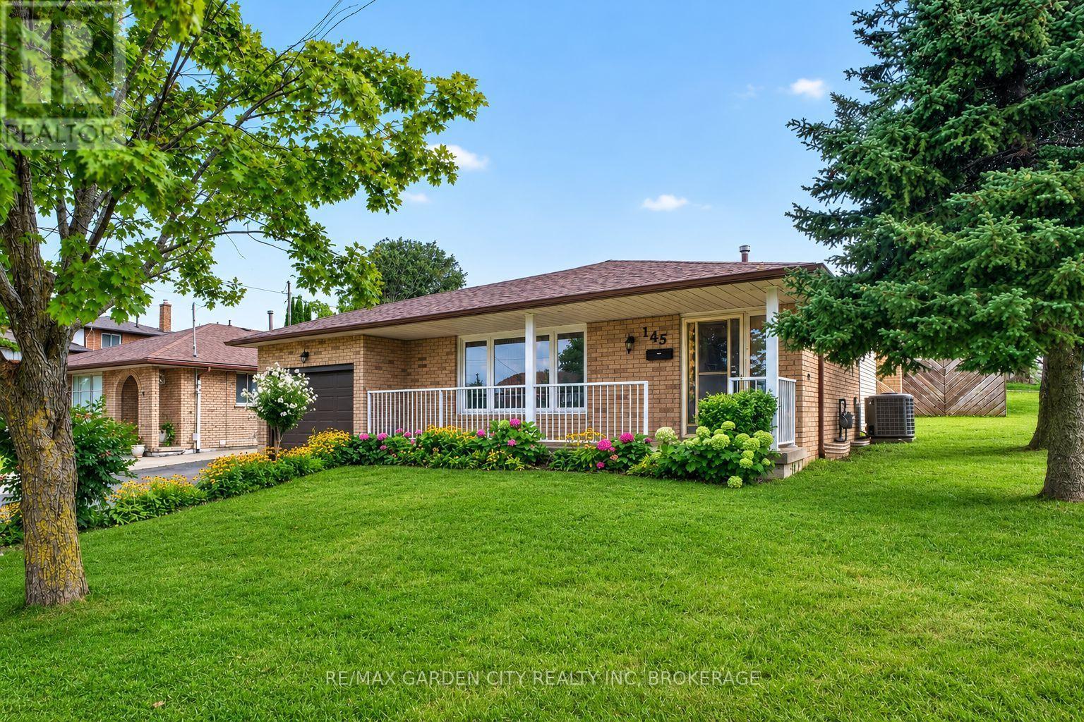 145 ADIS AVENUE, Hamilton, Ontario