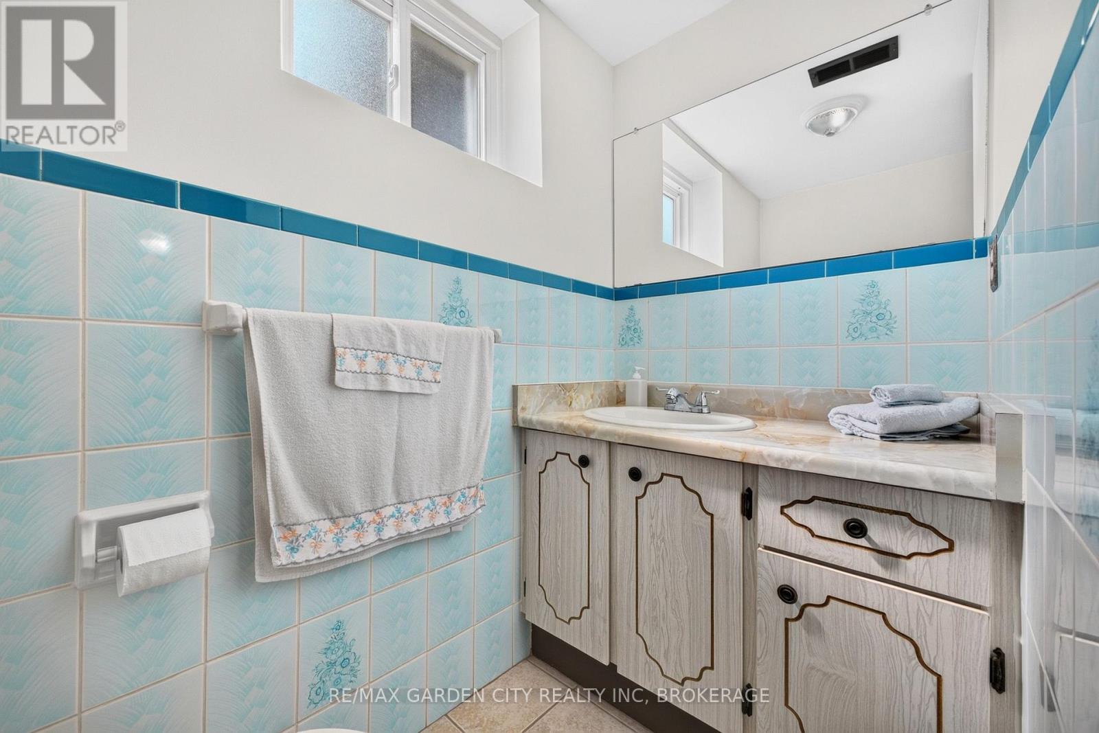 145 Adis Avenue, Hamilton, Ontario  L9C 6T9 - Photo 27 - X13742098