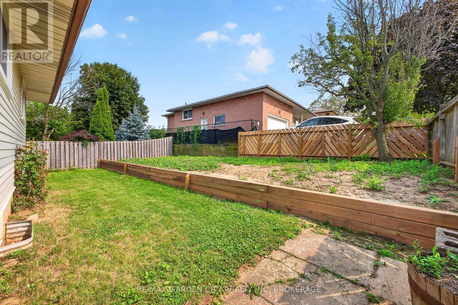 145 Adis Avenue, Hamilton, Ontario  L9C 6T9 - Photo 41 - X13742098